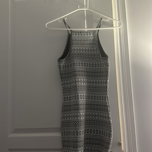 Short dress - Picture 4 of 4